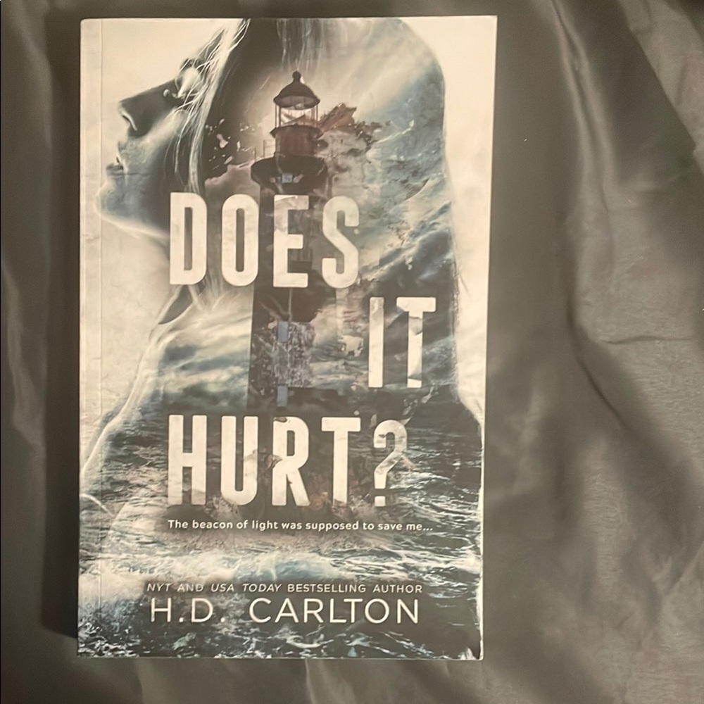 H.D. Carlton 'Does It Hurt?' Thriller Novel
